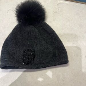 100% cashmere skully with swarovski crystals (skull)
